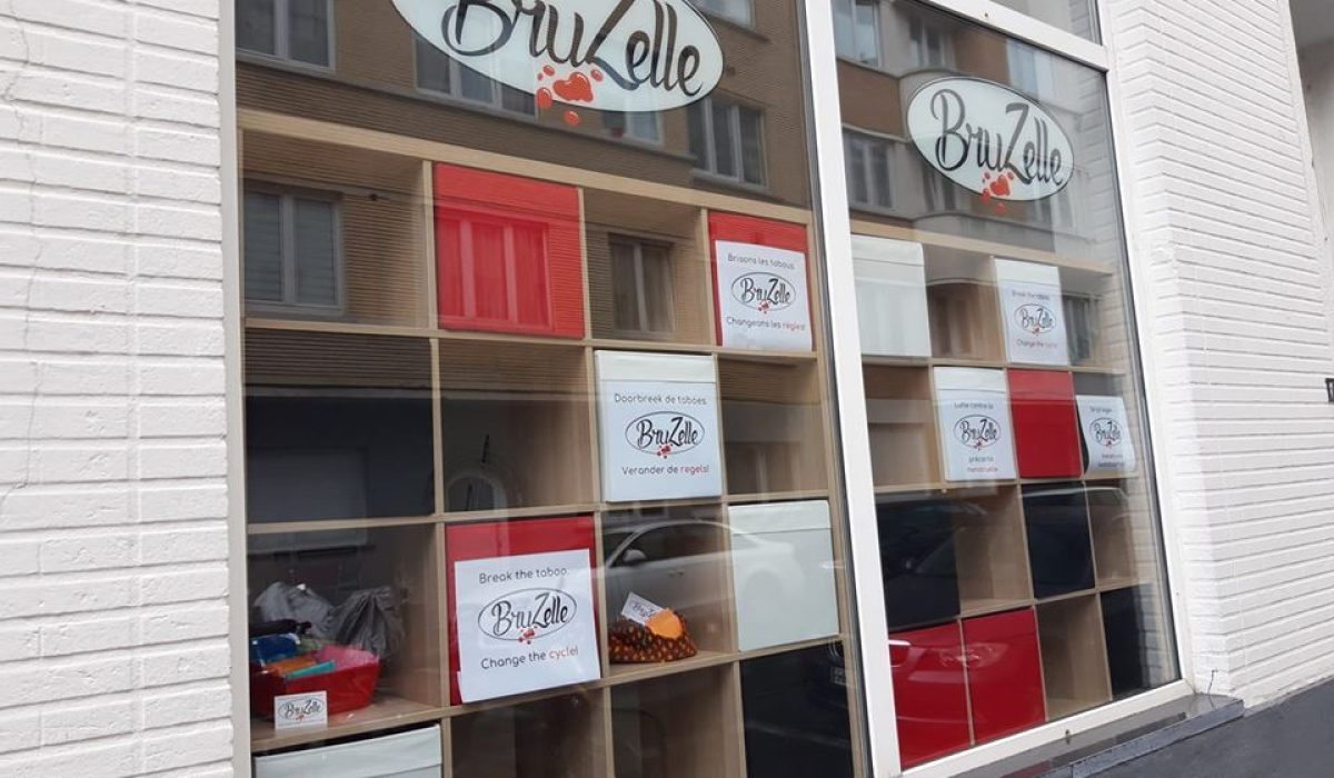 bruZelle-lettrage-vitrine